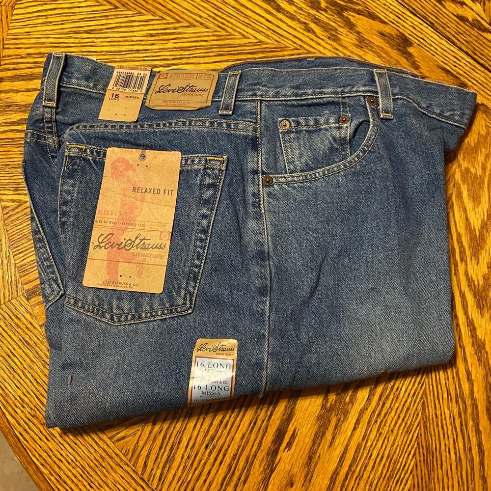 Levi’s Misses Size 16 Long relaxed jeans